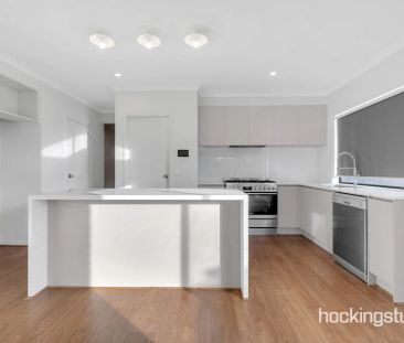 BEAUTIFUL COSY FAMILY HOME IN HEART OF WOLLERT - Photo 6