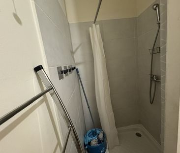Location Appartement 1 pièce 34m² HYERES 83400 - Photo 5