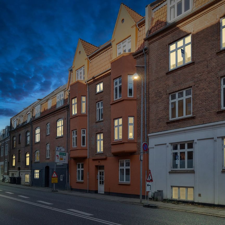 Unik lejlighed med hems - Photo 1