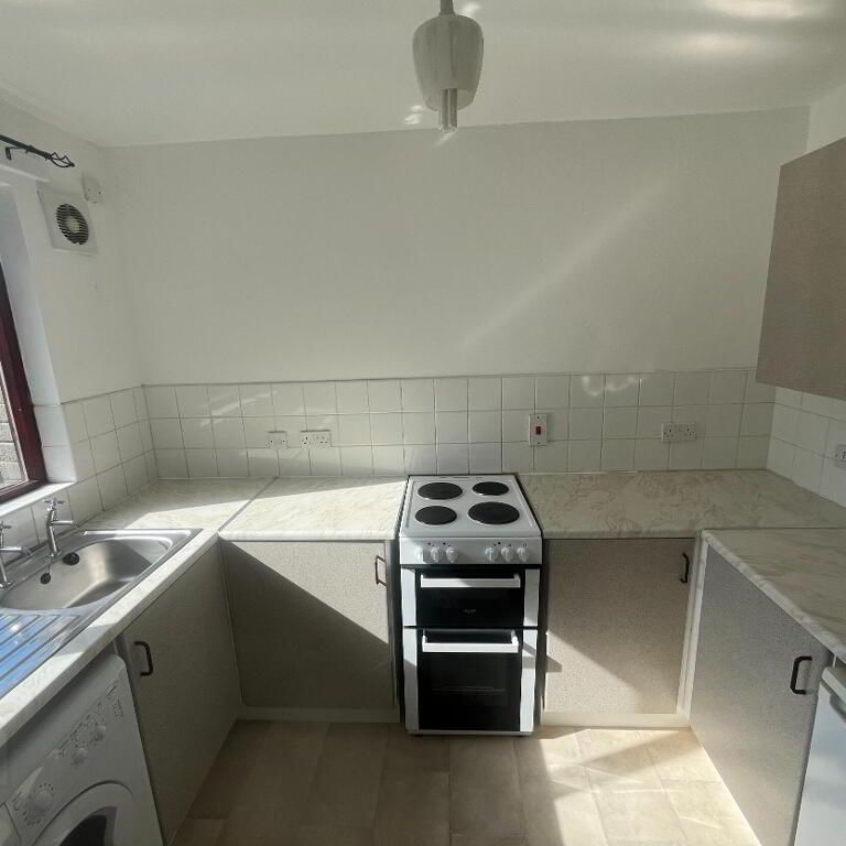 37 Hill Street, Lisburn, BT28 1YE - Photo 1