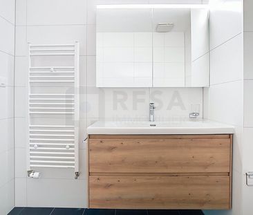 PERLE RARE! 2½ pièces avec terrasse au coeur de la ville - Photo 1