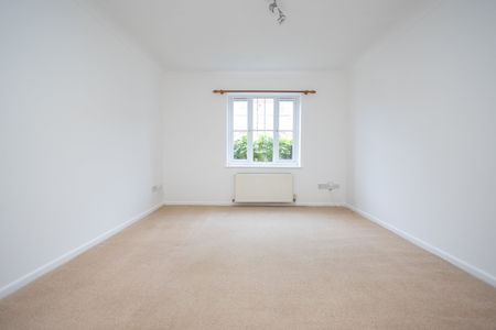 2 bed flat to rent in Apex Court, 82 Avenue Road, BH23 - Photo 4