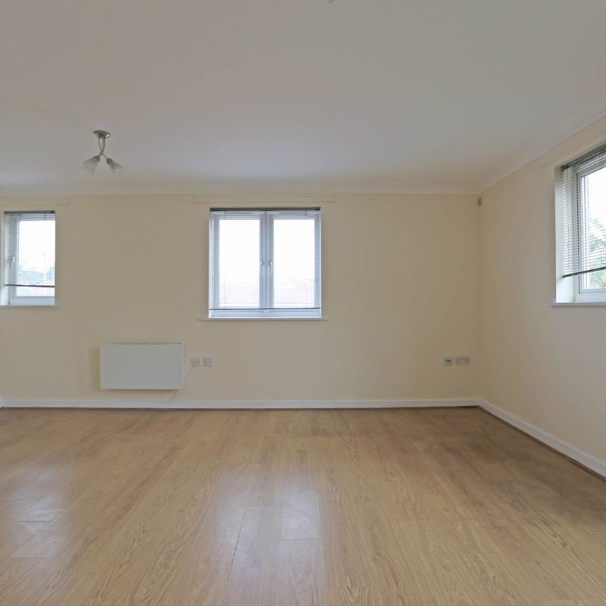 Price £1,700 pcm - Let - Photo 1