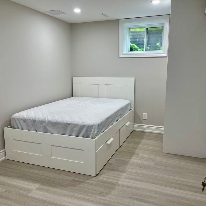 For Lease - 3377 Cider Mill Place Unit# Room 2 Basement, Mississauga, Ontario - Photo 1