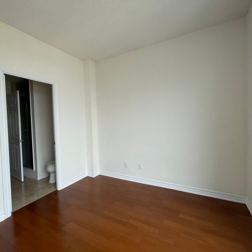 COLLEGE PARK PHASE II: Bay & College (761 Bay St) AD#103611 - Photo 1