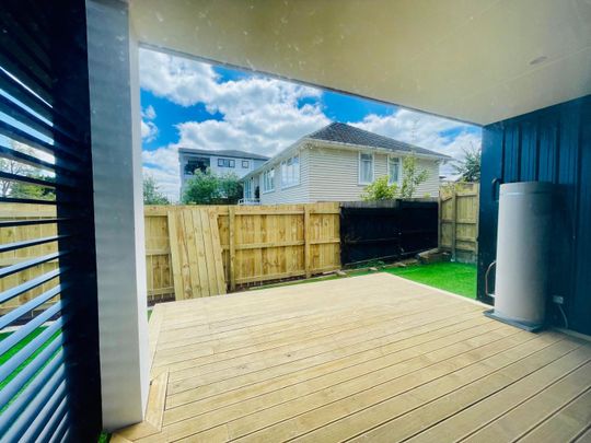 PAPAKURA, 4 BEDROOMS - Photo 1