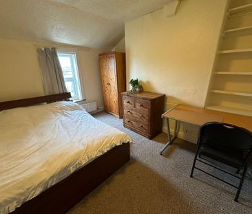 6 bedroom house to rent - Photo 1