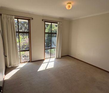 Charming 3 Bedroom Country Home - Photo 6