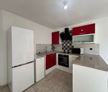 Location Appartement 2 pièces 33m² LES ABYMES 97139 - Photo 4