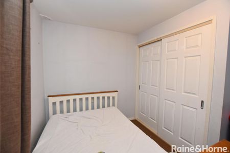 Three Bedroom Family Home - Photo 3