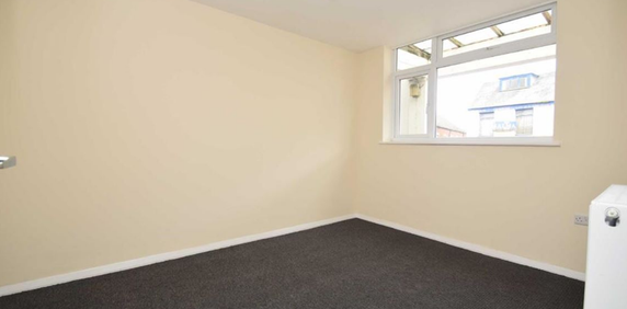 47 Northway, Scarborough - Photo 2