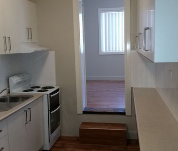 3 BEDROOM UNIT ABOVE SHOP (ACCESS VIA Hunts Lane) - Photo 1
