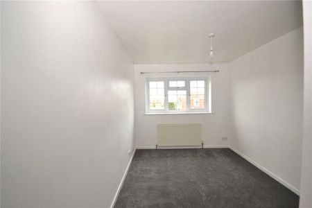 3 bedroom semi-detached house to rent - Photo 3