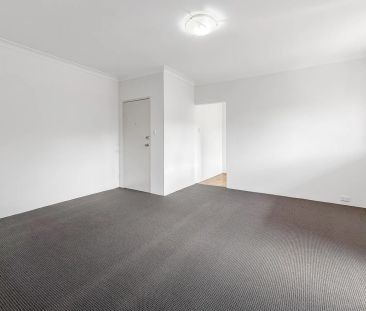 Great Value, Two Bedroom Apartment Available In Prime Location - Photo 1