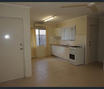 Cosy 1 Bedroom Half Duplex - Close to Everything! - Photo 6