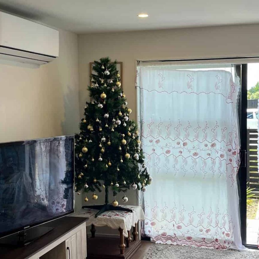 3 Bedroom 2 Bathroom Townhouse - Photo 1