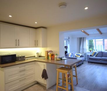 5 bedroom semi-detached house to rent - Photo 5