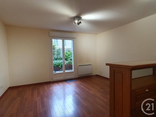 Location Appartement 1 pièce 28m² FONTAINEBLEAU 77300 - Photo 1