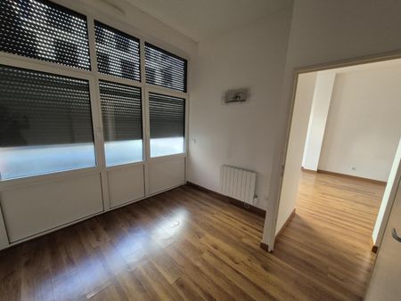 Location Appartement 2 pièces 53m² LILLE 59000 - Photo 2