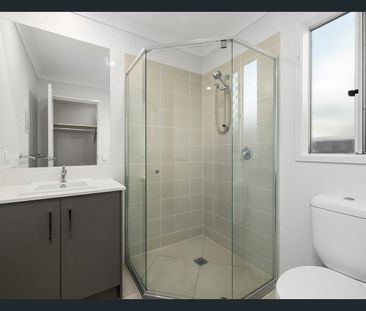 Modern, Low-Maintenance Living in Prime Spring Mountain Location - Photo 6