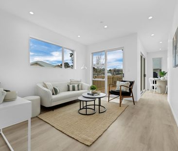 WATTLE DOWNS, 3 BEDROOMS - Photo 2