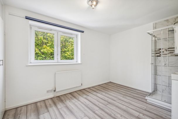 Batten Street, London, SW11 - Photo 1