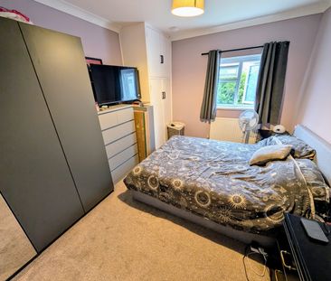 A 3 Bedroom Terraced - Photo 3