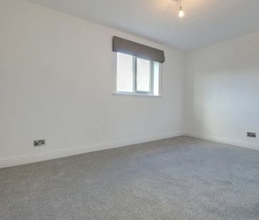 2 Bedroom - Photo 2