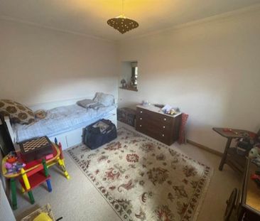 3 bedroom flat to rent - Photo 5