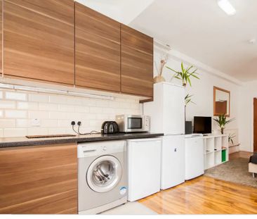 Room in a Shared Flat, Spellow Lane, L4 - Photo 6