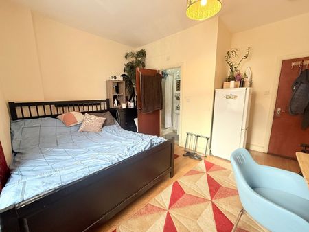 Room in a Shared Flat, High Road, IG1 - Photo 3