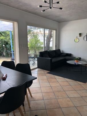 Villa - Photo 1