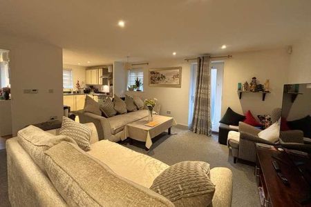 Woking, Surrey, GU22 - Photo 4