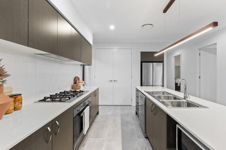 276 George Street, Box Hill NSW 2765 - House For Rent | Domain - Photo 3