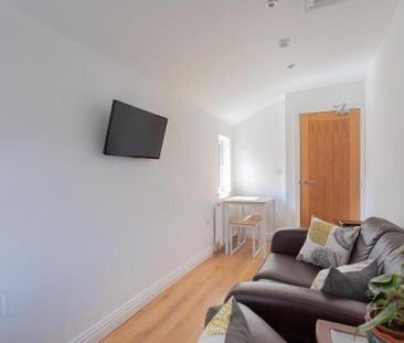 Room 5, 342 Woodstock Road, Belfast, BT6 9DP - Photo 6