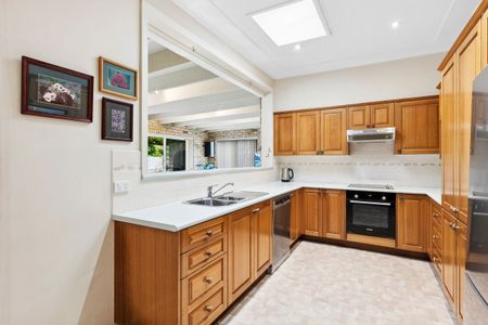 6 Coolabah Crescent, Forestville, NSW 2087 - Photo 4