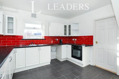 3 bedroom property to rent - Photo 4