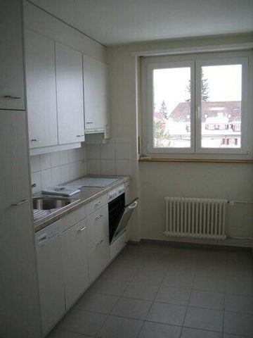 Helle Dachwohnung mit Balkon - Photo 3