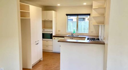 Family Friendly Home - Photo 2