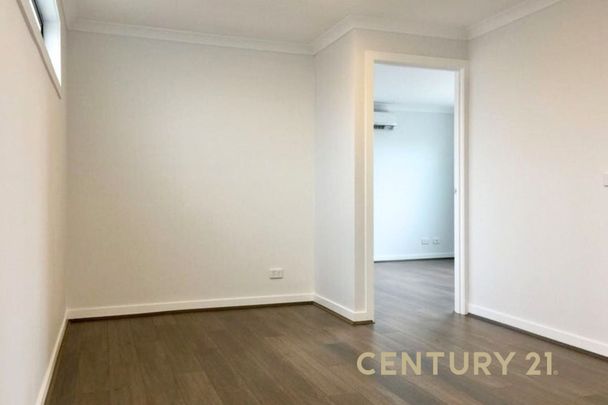 Modern Townhouse Living - Photo 1