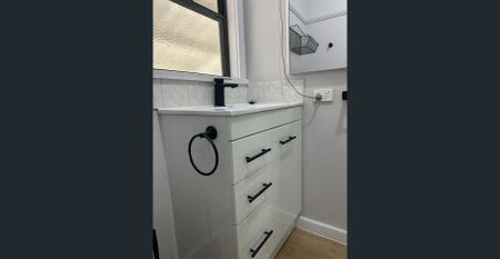 Bright &Freshly Updated 3-Bedroom Home - Photo 3