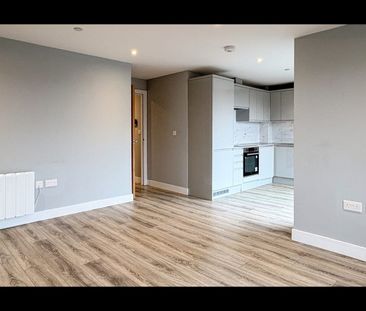 2 Bed Flat, High St, E17 - Photo 1