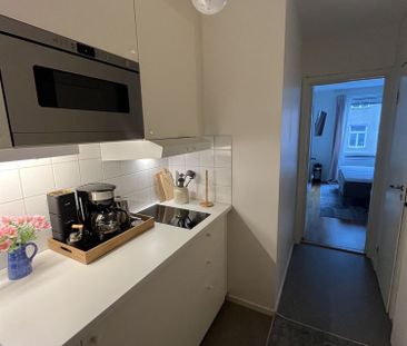 Stockholm, Stockholm, Ringvägen - Photo 3