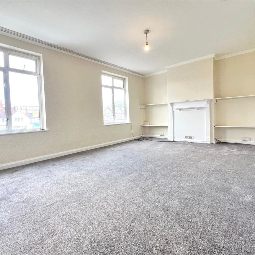 Long Lane, Hillingdon, Middlesex, UB10 - Photo 1