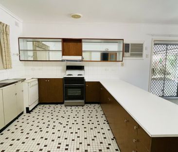 Spacious 4 bedroom family home is now available to rent. - Photo 6
