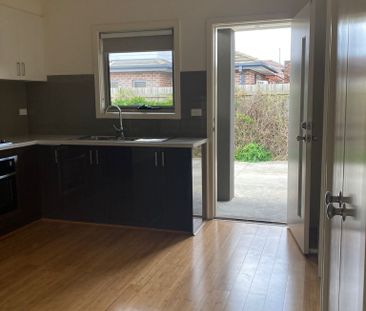 Low-Maintenance Living in a Prime Thomastown Location - Photo 6