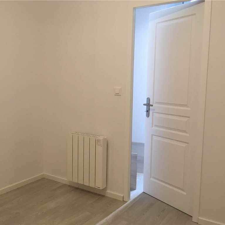 T2 SAINT FERJEUXS - Photo 1