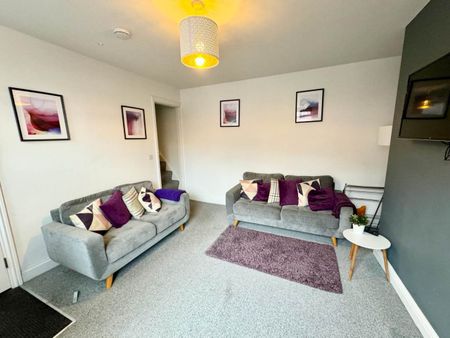 Barras Place (room 4), Armley, Leeds - Photo 4