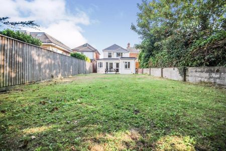 Student Home, Winton - Photo 5