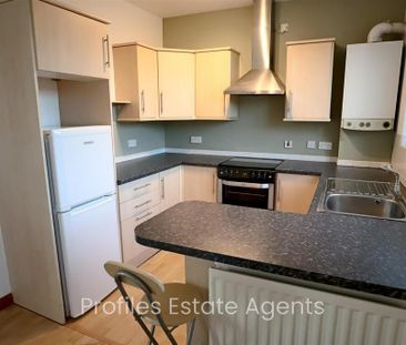 2 bedroom maisonette to rent - Photo 2